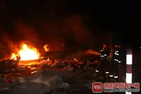 事发都安！两辆货车迎面相撞起火，造成3人死亡2人受伤图片