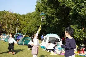 深秋景色好，旅游人气旺，东湖双休日迎客75.6万人次图片