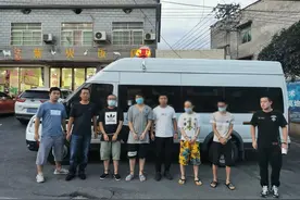 微信群里50人，49个是骗子图片