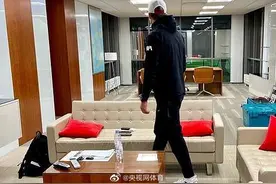 利物浦搬家 渣叔恋恋不舍图片
