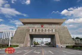 军报客户端特稿丨国防科技大学：以研促教 自主创新助力“人才航母”图片