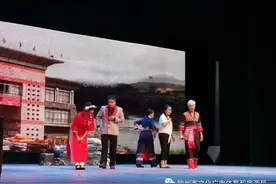 免费！由钦州籍戏剧家执笔，现代采茶剧《情暖北仑河》明晚在钦州巡演！图片