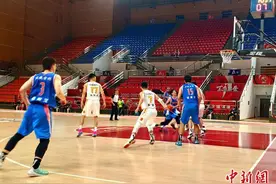 四川男篮5分险胜山西队图片