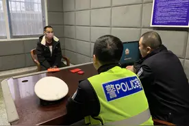驾驶室内惊现9人！货车超员又超载 司机受重罚图片