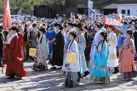万圣节、韩国人，都挡不住汉服的二度破圈图片