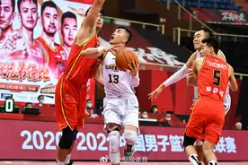 郭艾伦33分 辽宁111-99吉林图片