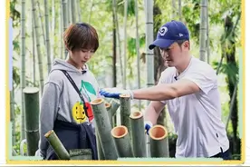 红人馆 | 说吴京养着谢楠的，怕是忘了她“光线一姐”的身份了吧图片