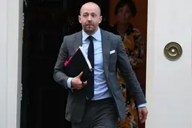 英媒：首相高级助手因内斗辞职，核心幕僚圈或有新变动图片