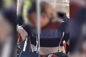 广西老人打摩的猝死后座，司机为证清白背一路等警察到场，结局让人松口气视频封面