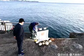 冬季垂钓鱼难开口？烟台大爷自制钓鱼“神器”图片