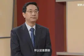 科学除蚁两步走，先要定点找窝，然后寻线放饵图片