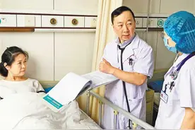 王导新：重庆为年轻医学工作者提供了很好的机会和平台图片