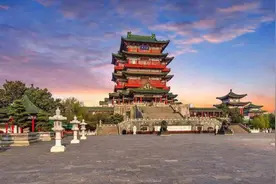 一句｜落霞与孤鹜齐飞，秋水共长天一色图片