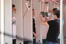 10亿张人脸数据被抓取，我们正面对无处不在的“偷脸”图片
