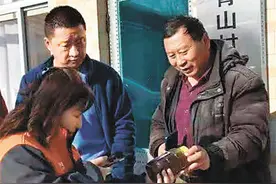 快递进村到户 农货出山不愁图片