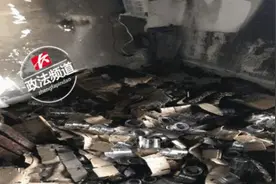 作！用电热毯给猫取暖，猫尿了……祖孙三人身陷火海图片