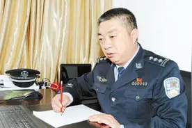 与孙小果对视的那一刻，他知道，成了图片