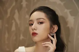 霸凌周冬雨还被称为是小章子怡，李冰冰力捧的新人小花有多厉害？图片