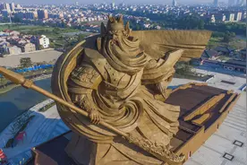 湖北荆州回应违规建关公雕像：正在制定搬移方案图片
