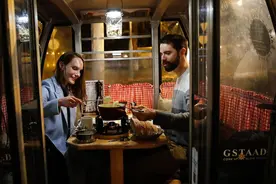 瑞士人到底有多爱奶酪？他们用奶酪做火锅图片
