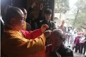 他今天在少林寺出家图片