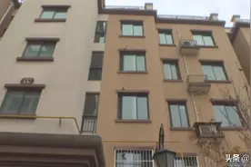 记者帮忙：天然气管道挡住壁挂炉排烟管 记者协调来解决图片