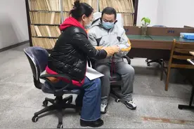 「书香江城」阳光听书机下的“阅读之美”图片