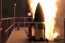 美“宙斯盾”战舰欲提升战力，首次进行拦截洲际导弹试验图片