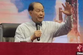 著名航天专家何质彬深圳校园播撒航天梦的种子图片