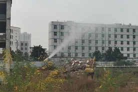 南阳市城乡一体化示范区：依法拆除遗留房屋 加快推进项目建设图片