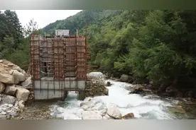 四川一小水电站立项15年被多次举报，州生态环境局长深刻检讨视频封面