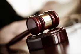 已婚女子重遇老同学后发展成恋人，伪造结婚证还办了婚宴，双双获刑图片