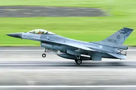 台F-16战机失联实为“投诚大陆降落厦门”？台官方否认图片