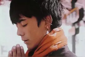 摄影家拍“微笑”带火男孩丁真：不爱明星只爱赛马图片