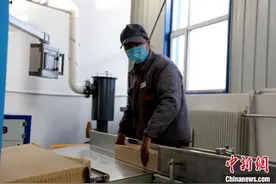 柴达木盆地牧民靠产业扶贫增收致富图片