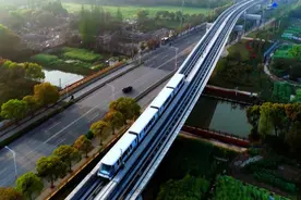 微视频：芜湖打造全国首条全自动无人驾驶跨座式轻轨视频封面