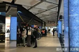 潮牌大佬supreme和palace同天发售 销量冰火两重天图片