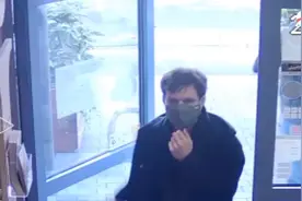细思极恐！男子打开家中监控，一群外国人进进出出图片