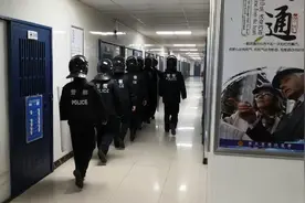 河北一罪犯狱中网恋骗单亲母亲近40万 官方：已成立调查组进驻涉事监狱图片