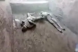 庞贝古城发现2000年前人类遗骸，研究人员推测其死于火山爆发视频封面