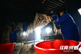 永顺：首车伴湖村“木房子腊肉”喂美大众的胃图片
