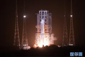 小桥流水“邂逅”星辰大海图片