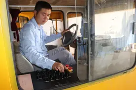 商丘小伙张欢乐：发射场特装车团队，最年轻的“老司机”图片