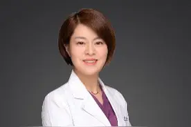 电视节目明星牙医爆场讲座火热报名！助力您的新牙耐用、耐嚼！晚年生活大快朵颐享受美食图片