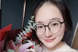 女孩打针怕疼，医生看后深鞠一躬……图片