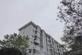 老人将300万房产送给水果摊主 家属发声：他老年痴呆图片
