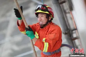 四川：822名新入职消防员将持证上岗图片