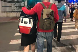 “上海好邻居”王海滨找到了另一半，已领证婚期定在元旦图片
