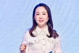 《我爱我家》中的童星关凌如今是二胎妈妈，听她说说“一碗水怎么端平”图片