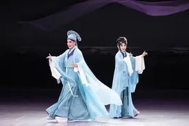 穿越三百年、跨越生与死！昆曲《浮生六记》雨夜爆满，观众泪赞：这样的爱情太美太动人图片